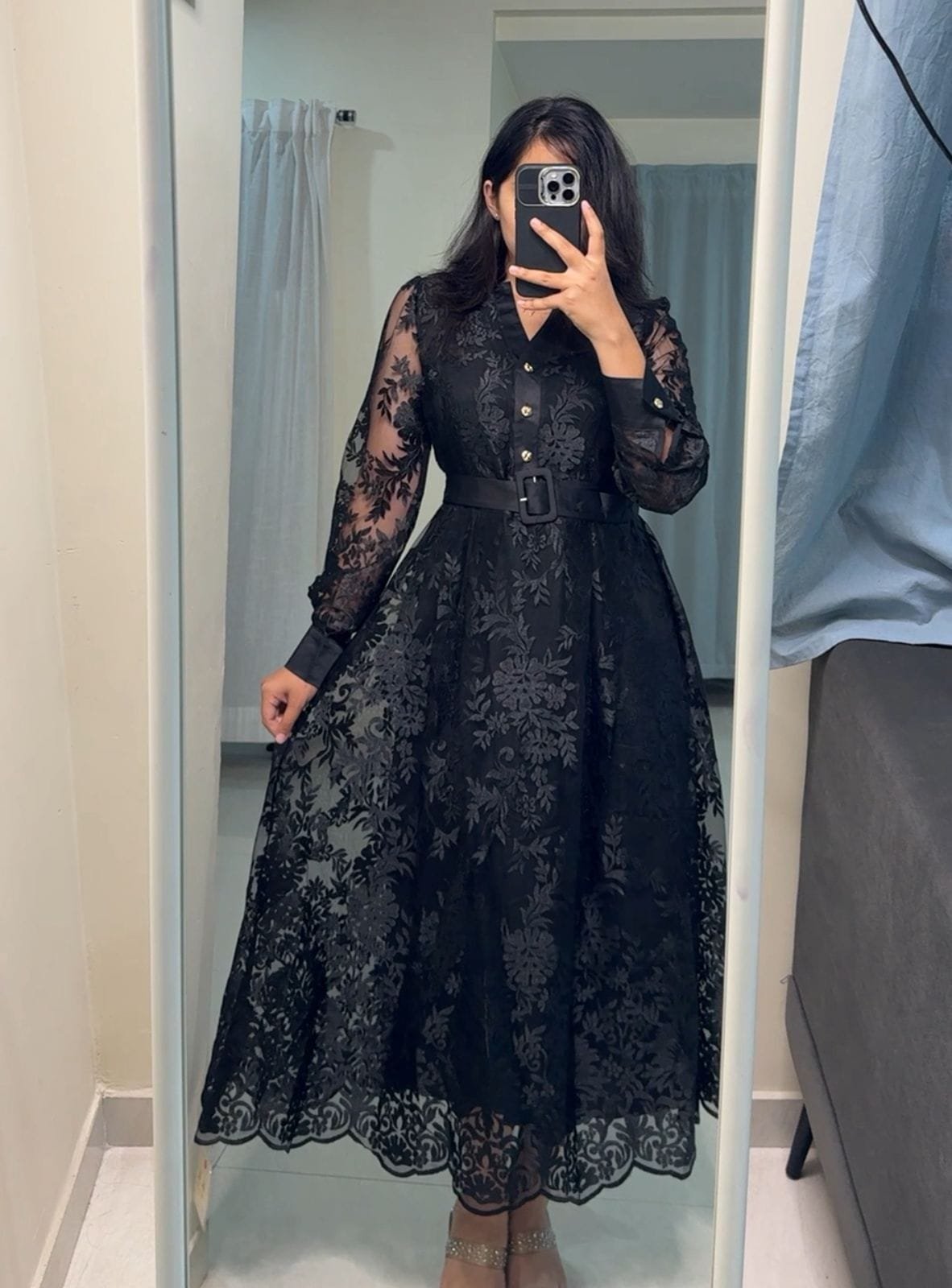 Perla Exquisite Belted Lace Dress image 2