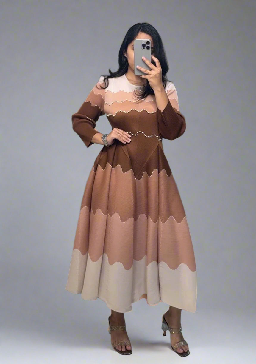Dia Exclusive Pleated Dress - Brown image