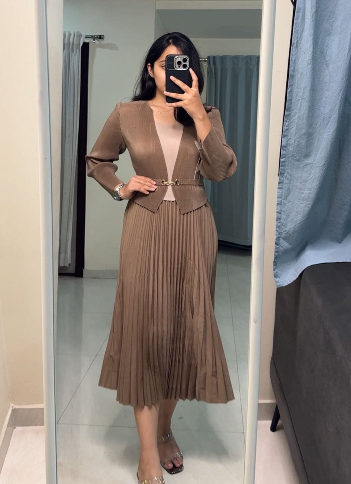 Olin Exclusive Pleated Dress - Brown image