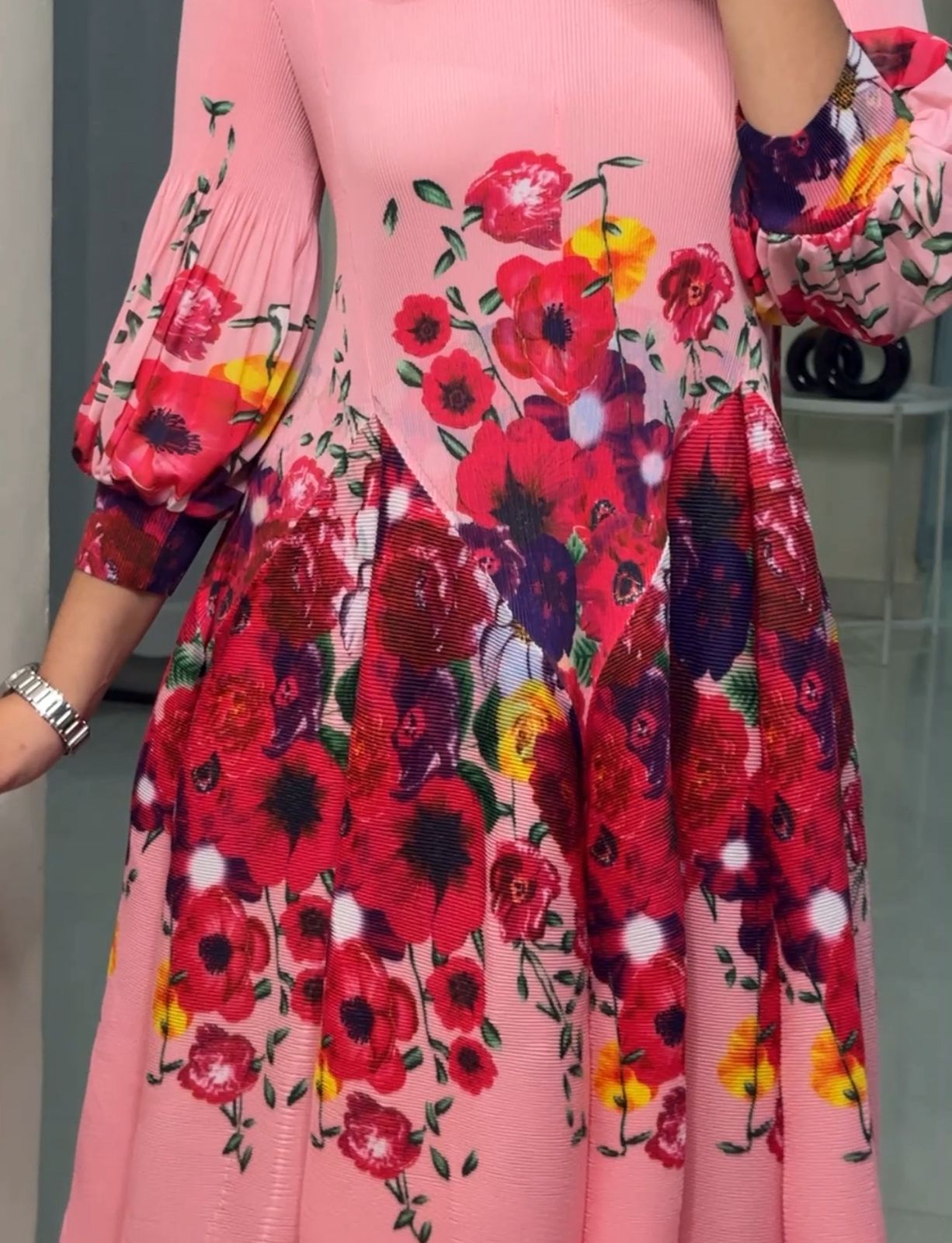 Mona Exclusive Pleated Midi Dress
