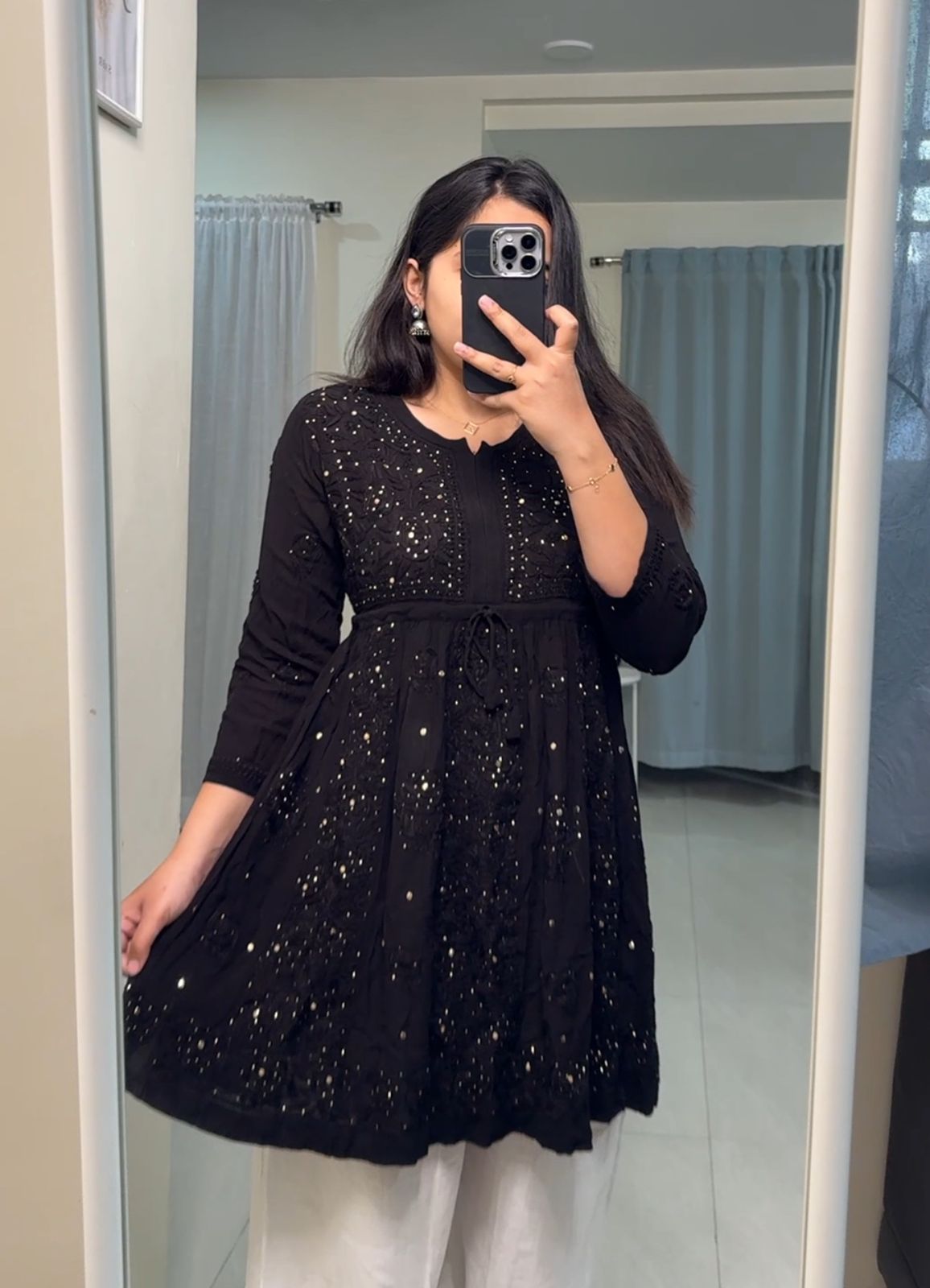 Siya Viscose Chikankari Mukaish Kurtis