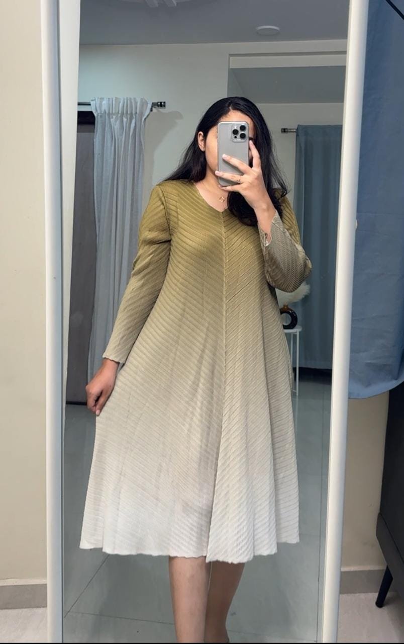 Luna Pleated Dresses - 2 image