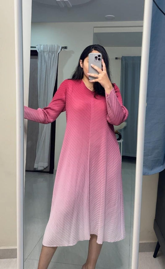 Luna Pleated Dresses image 0