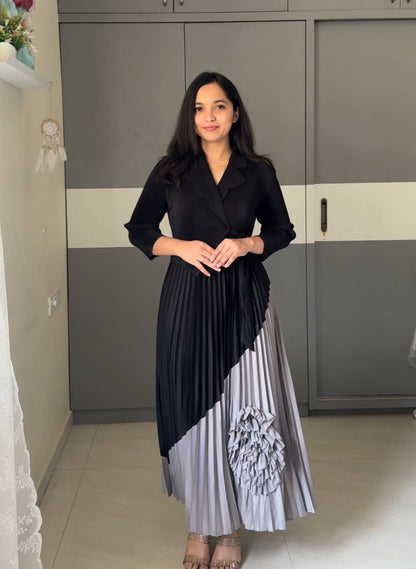 Heli Exclusive Pleated Dress