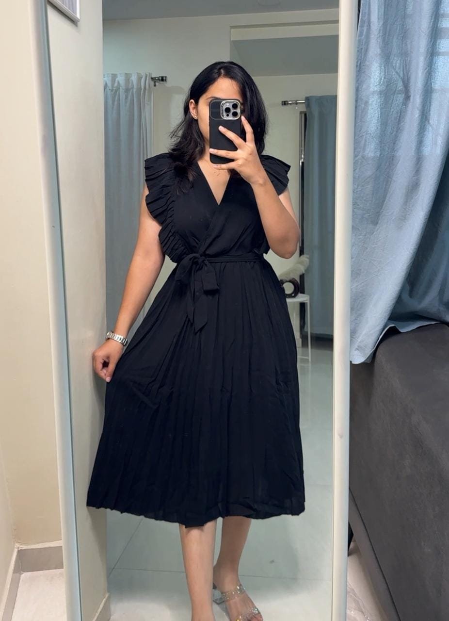 Callie Pleated Dress - Black image