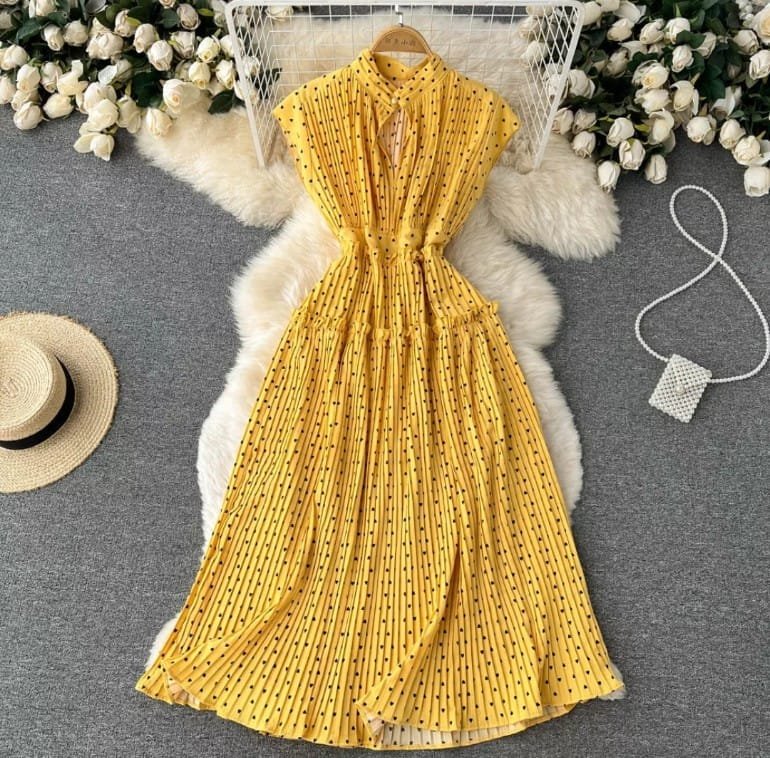 Polly Heart Pleated Dress - Yellow image