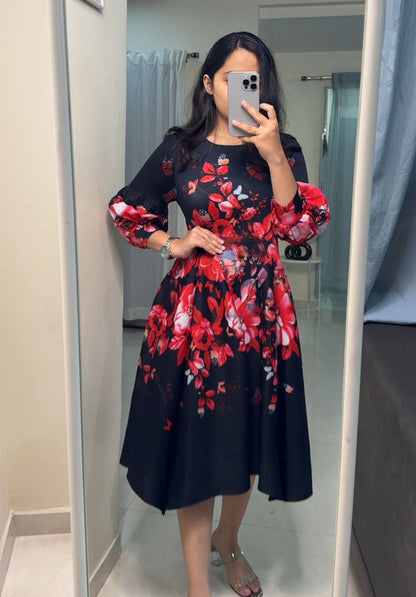 Mona Exclusive Pleated Midi Dress