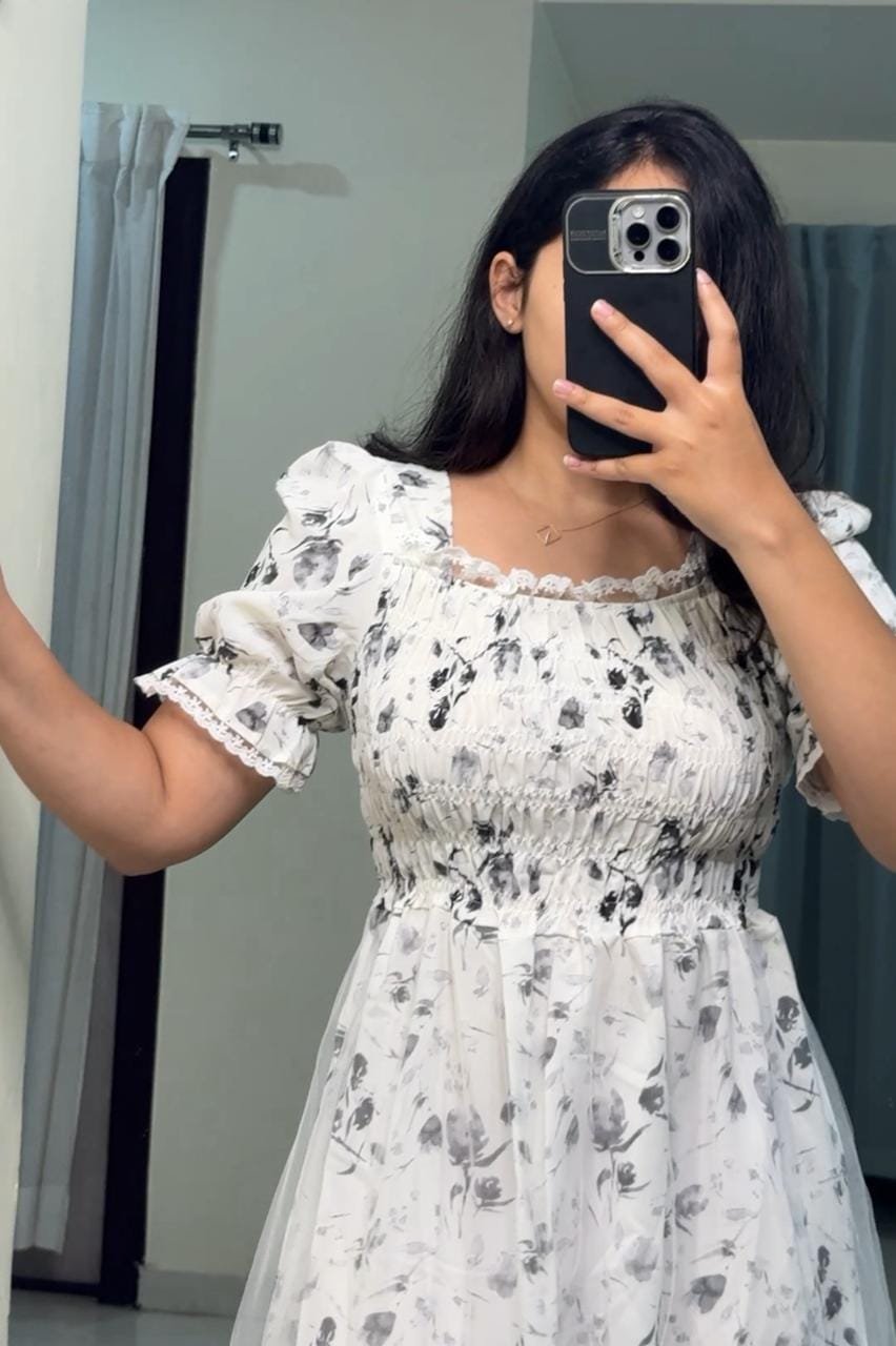 Zhulia Floral Printed Mesh Dress image 4