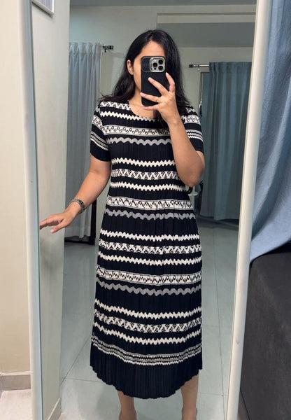 Tilly Pleated Midi Dress 2 image 6