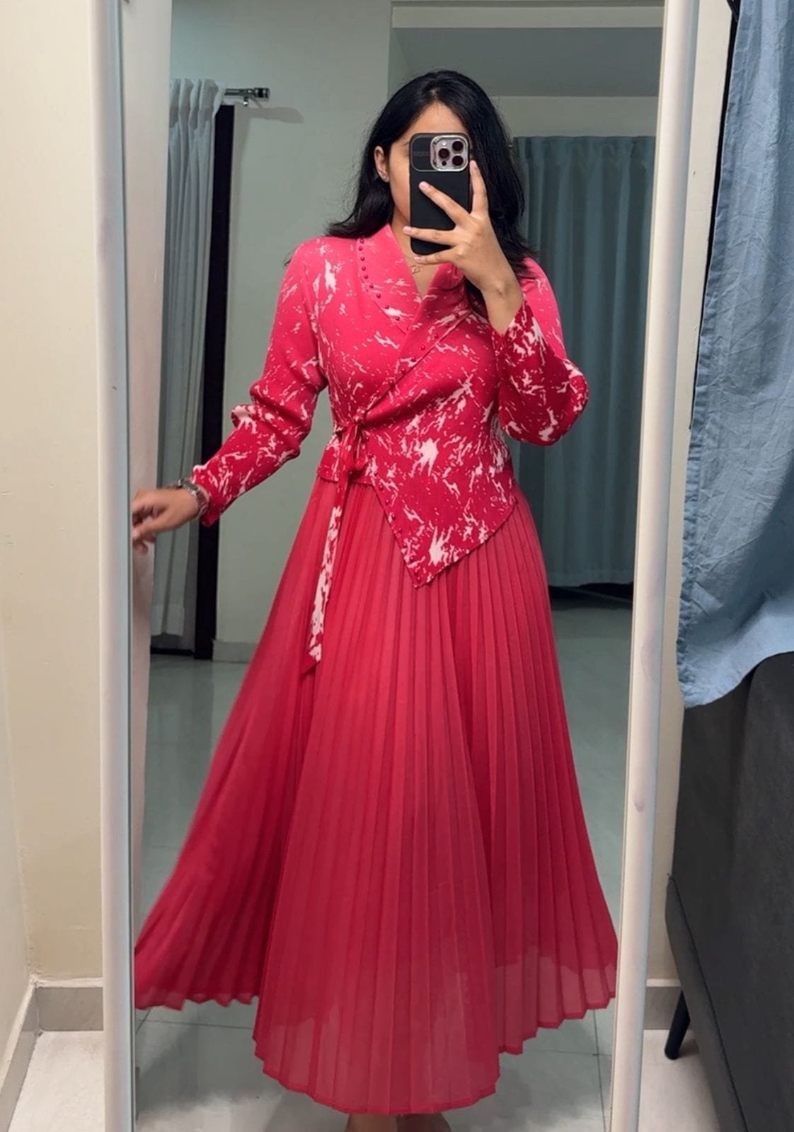 Isis Finely Pleated Dress - Pink image