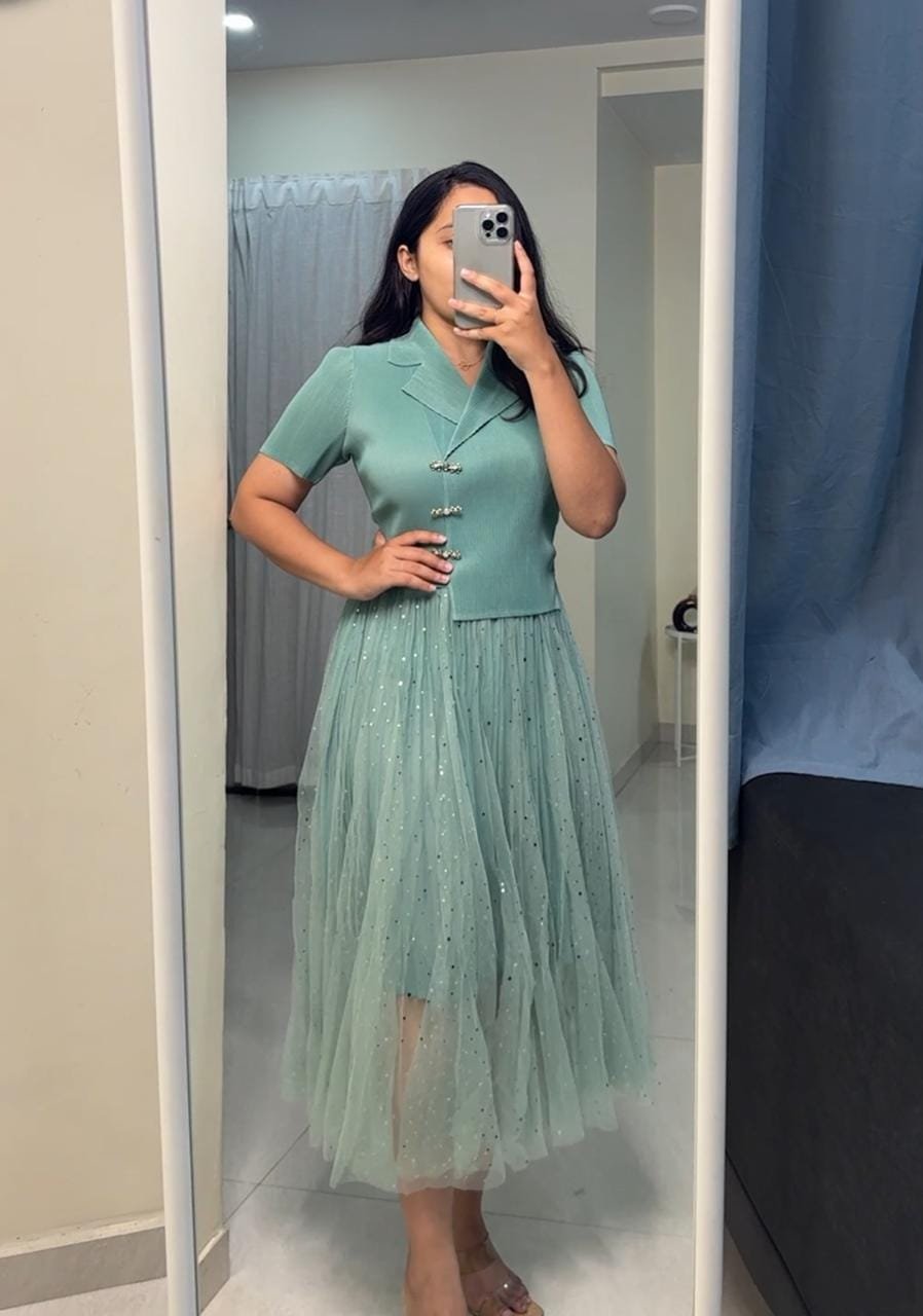 Kiwi Exclusive Pleated Dress image 5