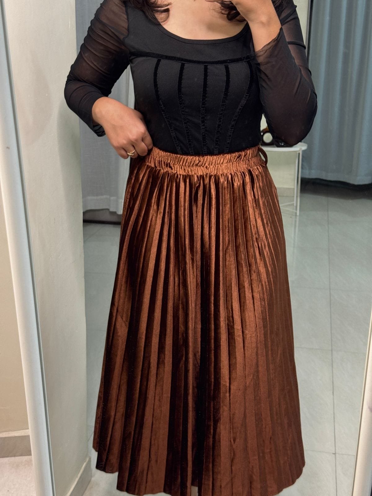 Velvet Pleated Skirts image 4