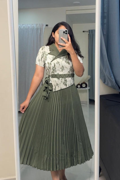 Layla Exclusive Pleated Dress - Green image
