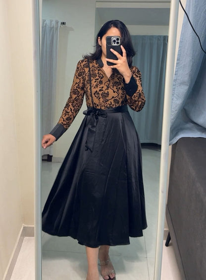 Xeni Velvet-Embossed Floral Dress image 3