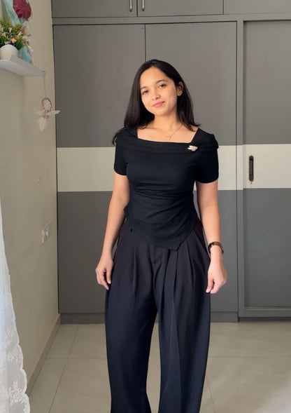 Scar Off-Shoulder Tops