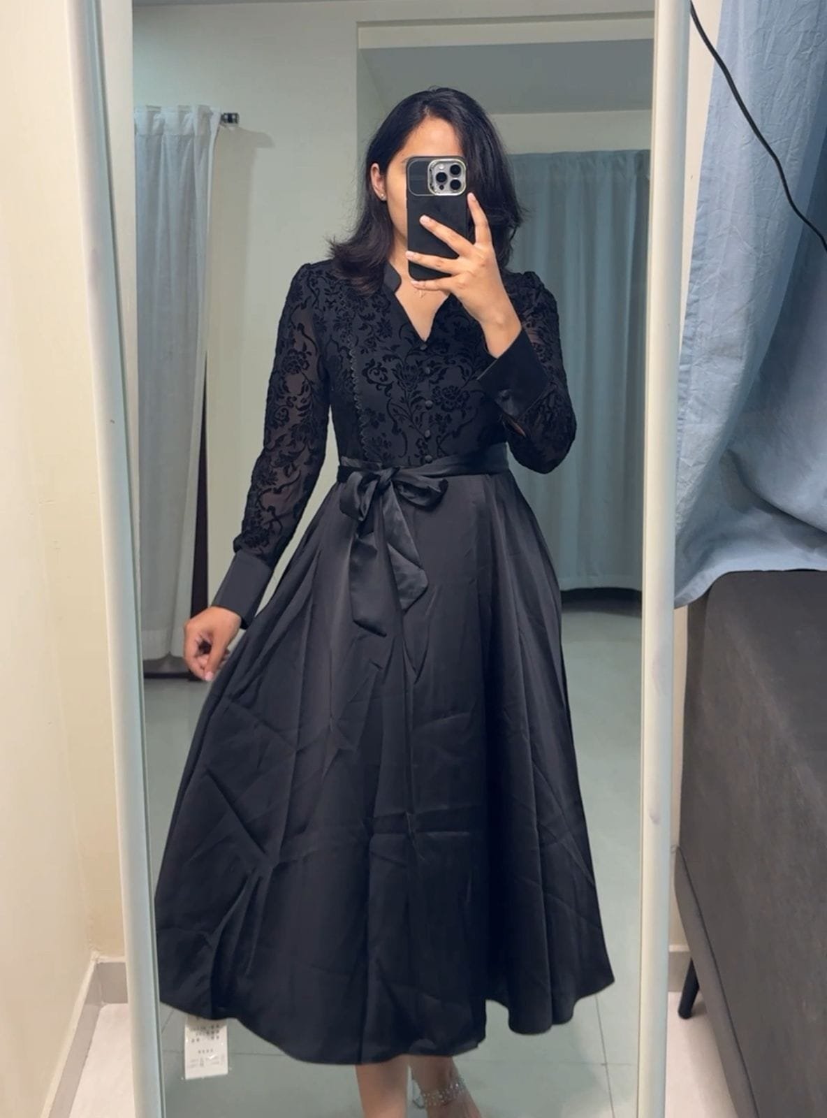Xeni Velvet-Embossed Floral Dress - Black image